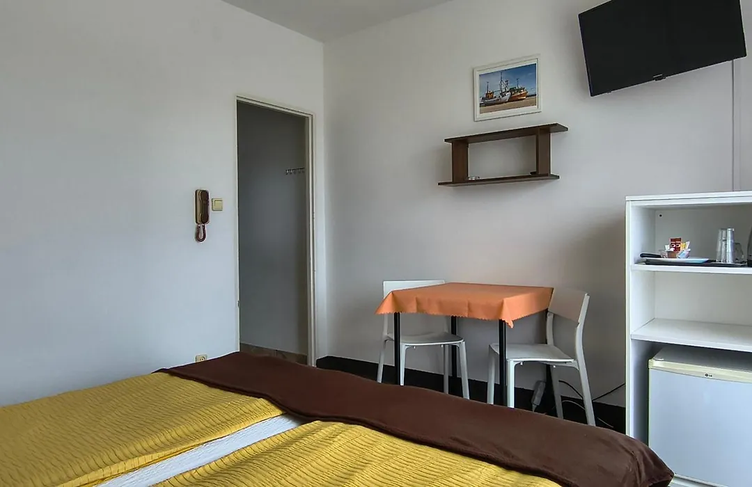 Klif pokoje gościnne z widokiem na morze-1